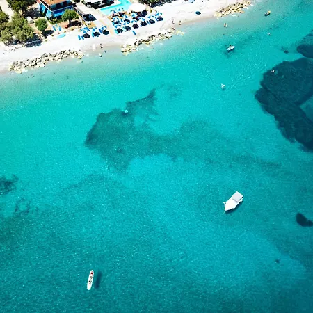 ホテル Lido クシロカストロ